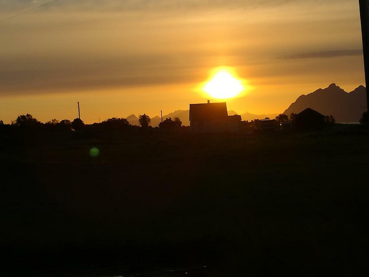 Midnattsolveien 3158,Sommarhusstrand Laukvik Lofoten Norway Eksteriør billede